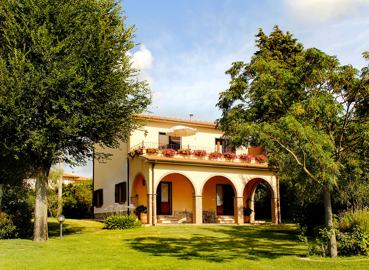 Agriturismo Scansano il Marciatoio vicino Saturnia con camere appartamenti piscina e ristorante